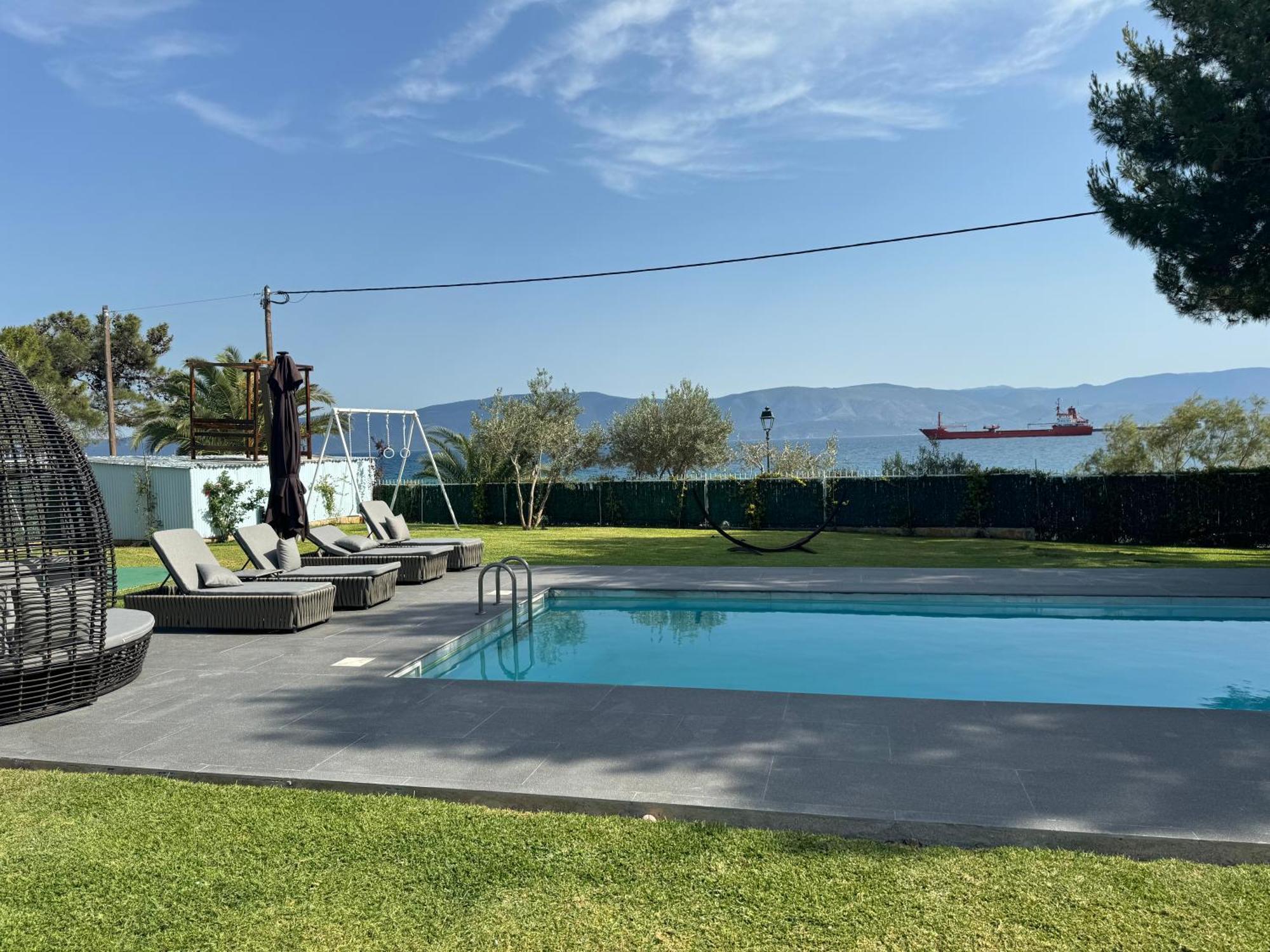 Zoza Luxury Villa Isthmia By The Sea With Private Pool Kalamaki  Exterior photo